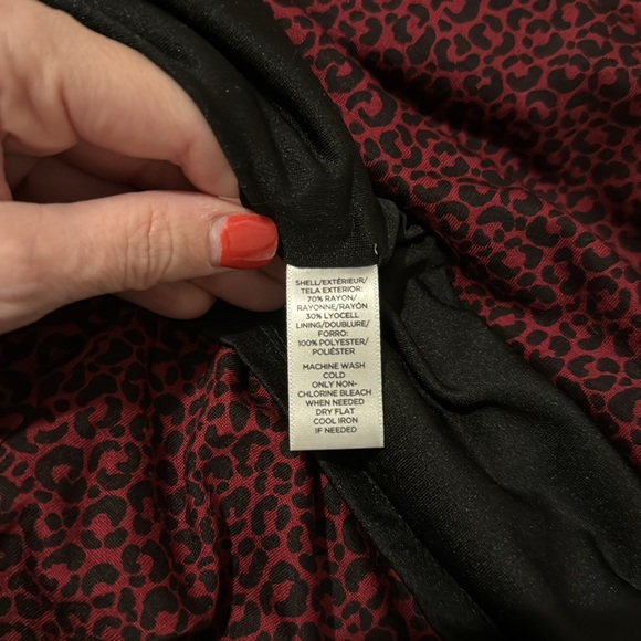 Loft Casual Dress Maroon/ Black Animal Print Size Small Petite - Picture 5 of 6